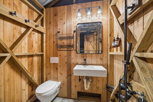 1010 W 42nd Street, Houston, TX 77018