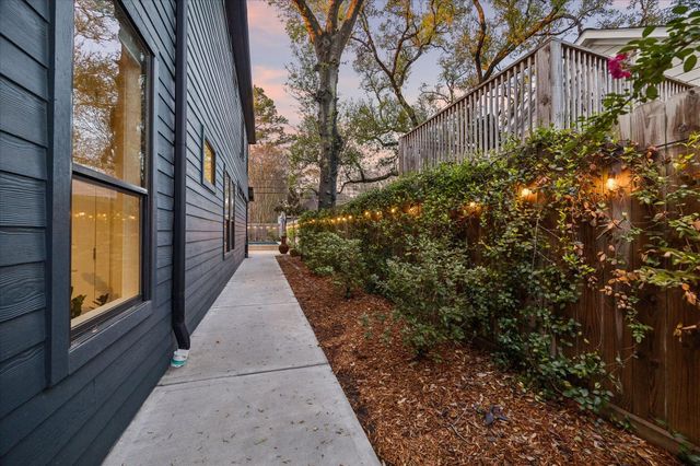 1010 W 42nd Street, Houston, TX 77018