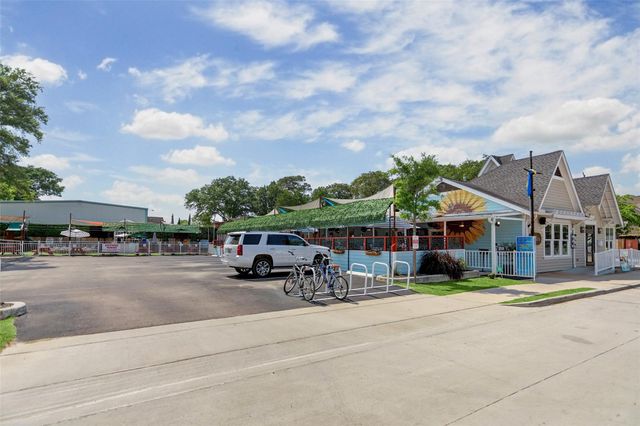 1010 W 42nd Street, Houston, TX 77018