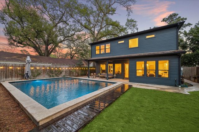 1010 W 42nd Street, Houston, TX 77018