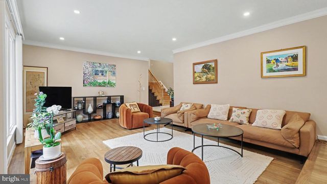 1324 TOWLSTON RD, Vienna, VA 22182