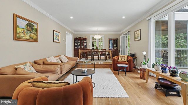 1324 TOWLSTON RD, Vienna, VA 22182