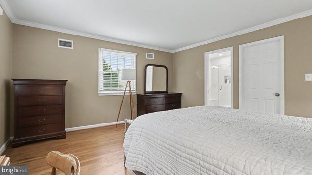1324 TOWLSTON RD, Vienna, VA 22182