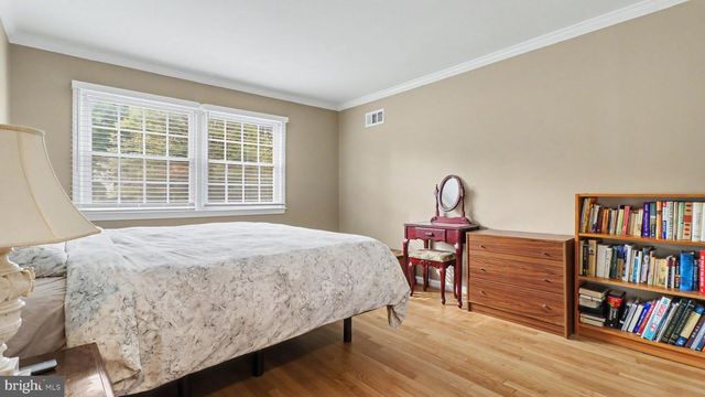 1324 TOWLSTON RD, Vienna, VA 22182