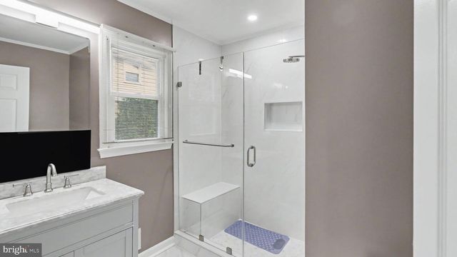 1324 TOWLSTON RD, Vienna, VA 22182