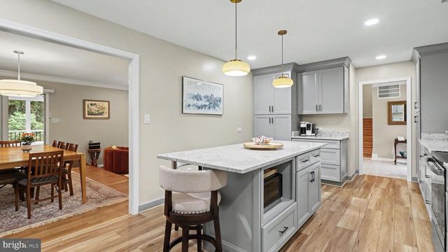 1324 TOWLSTON RD, Vienna, VA 22182