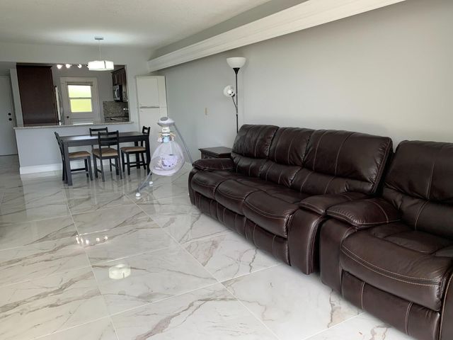 5700 NW 2nd Avenue 311, Boca Raton, FL 33487