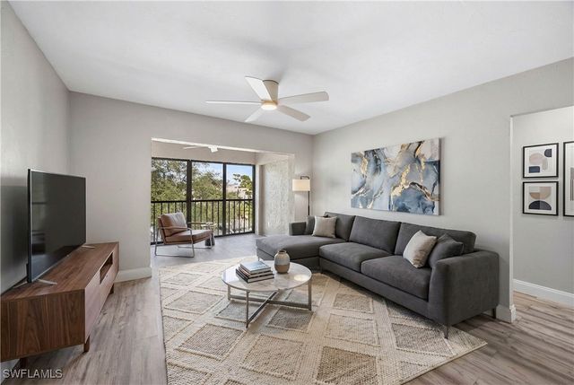 228 Fox Glen DR 3310, Naples, FL 34104