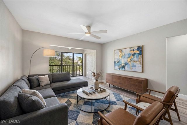 228 Fox Glen DR 3310, Naples, FL 34104