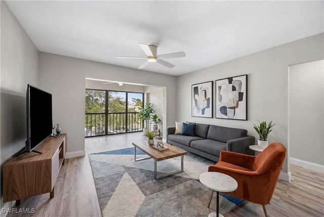 228 Fox Glen DR 3310, Naples, FL 34104