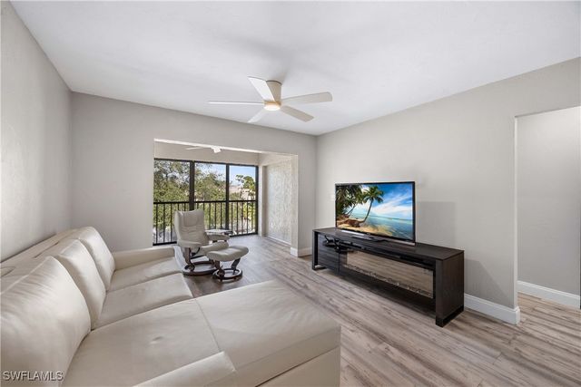 228 Fox Glen DR 3310, Naples, FL 34104