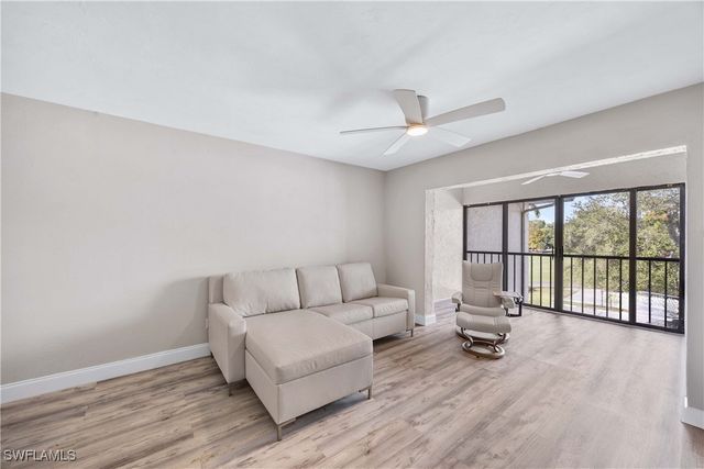 228 Fox Glen DR 3310, Naples, FL 34104