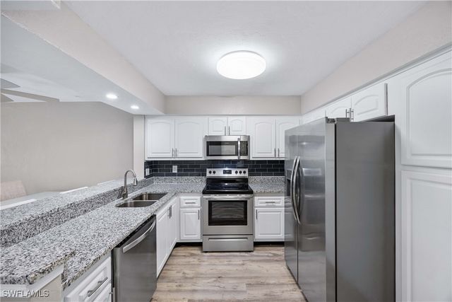 228 Fox Glen DR 3310, Naples, FL 34104