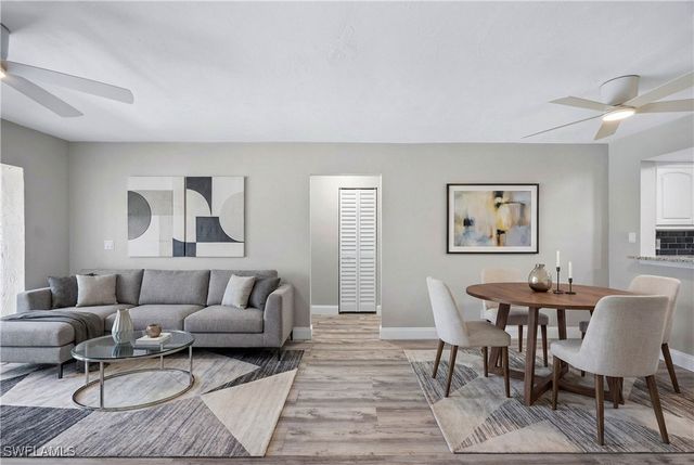 228 Fox Glen DR 3310, Naples, FL 34104