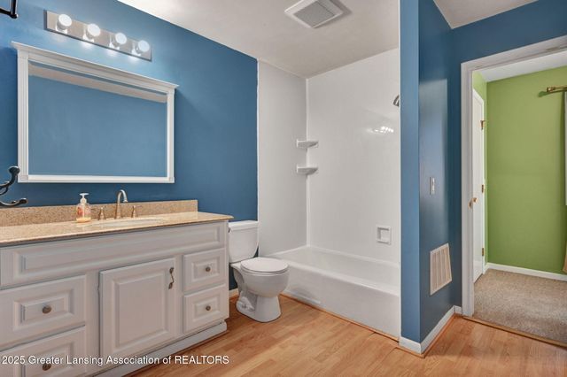 929 Grenoble Drive, B, Lansing, MI 48917