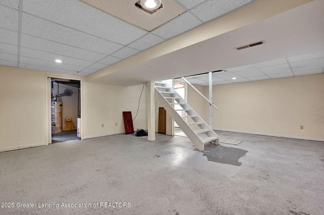 929 Grenoble Drive, B, Lansing, MI 48917