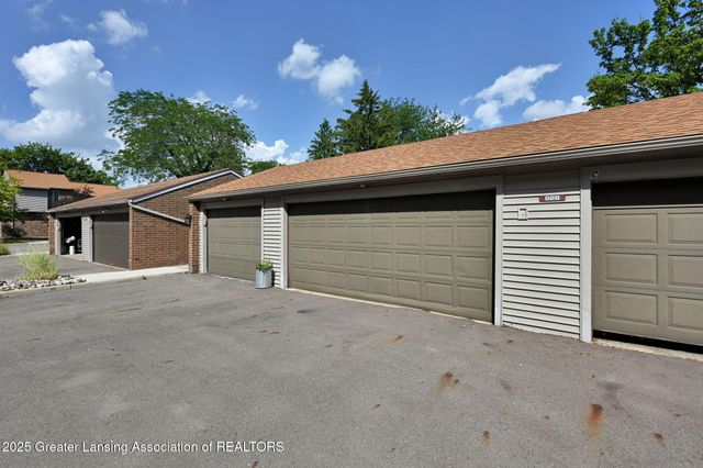 929 Grenoble Drive, B, Lansing, MI 48917