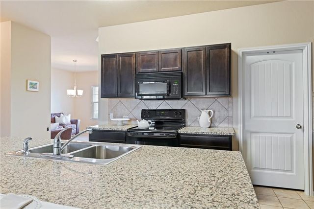 206 Llano River TRL, Hutto, TX 78634