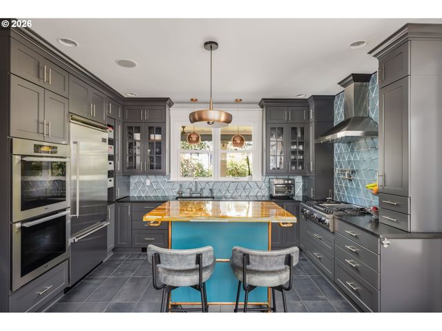 2626 Ne 23RD Ave, Portland, OR 97212