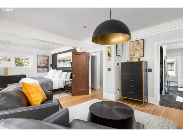 2626 Ne 23RD Ave, Portland, OR 97212