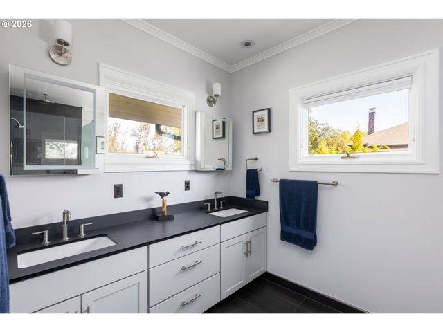 2626 Ne 23RD Ave, Portland, OR 97212