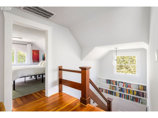 2626 Ne 23RD Ave, Portland, OR 97212