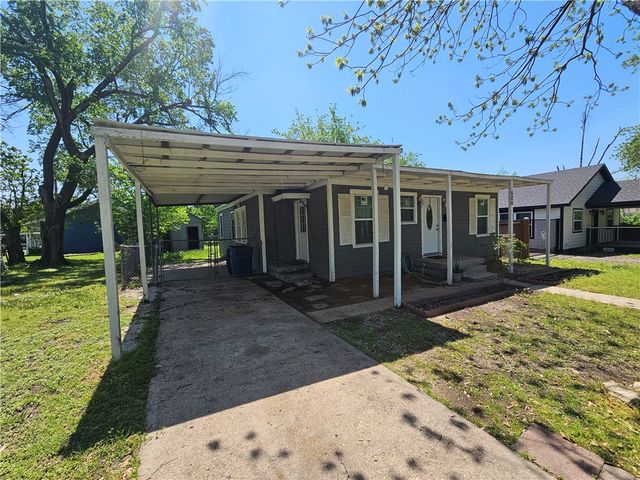 506 E Bowie Street, Mexia, TX 76667