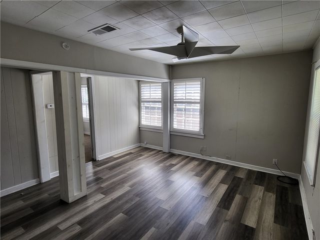 506 E Bowie Street, Mexia, TX 76667