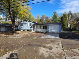 420 Sunnyside Drive, Flushing, MI 48433