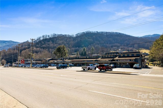30 Sleeping Bear Ridge, Maggie Valley, NC 28751
