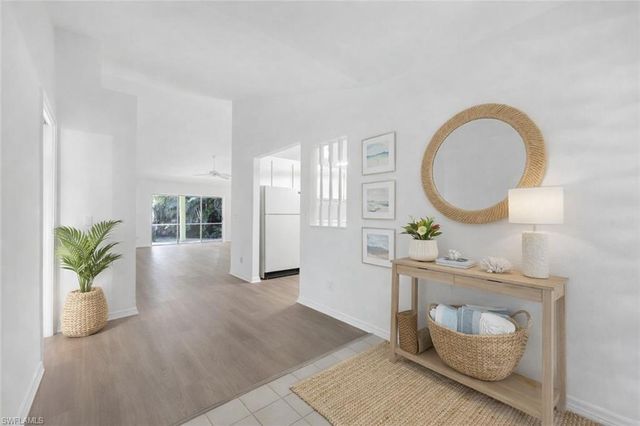 812 102nd AVE N, Naples, FL 34108