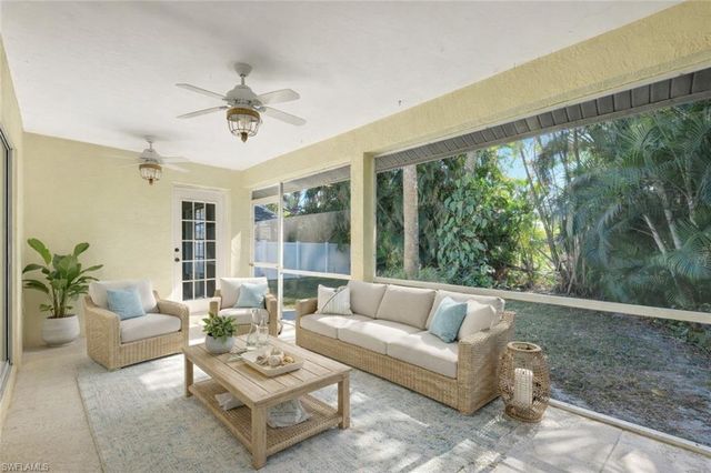 812 102nd AVE N, Naples, FL 34108