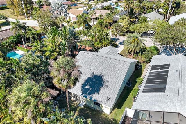 812 102nd AVE N, Naples, FL 34108