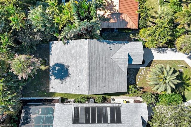 812 102nd AVE N, Naples, FL 34108