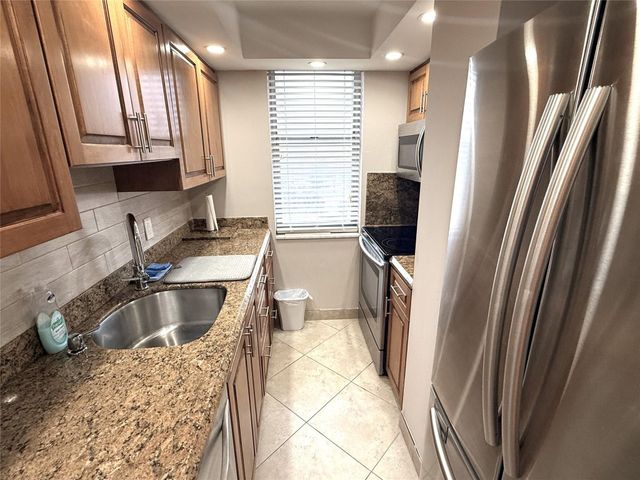 111 Briny Avenue 711, Pompano Beach, FL 33062