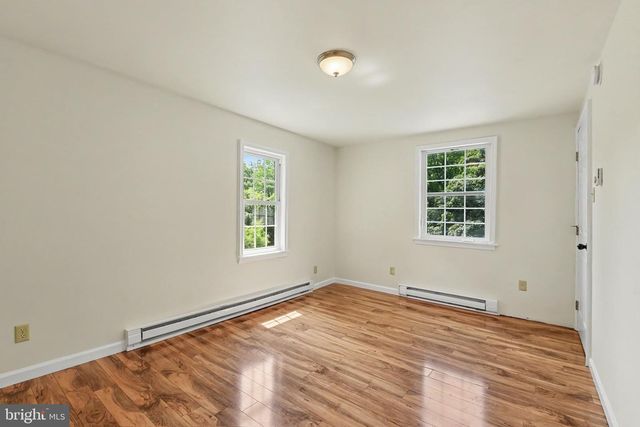 64 CREEKSIDE DR, Enola, PA 17025