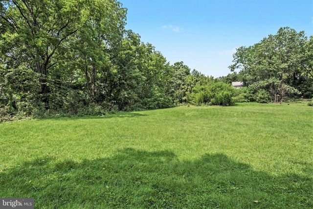 64 CREEKSIDE DR, Enola, PA 17025