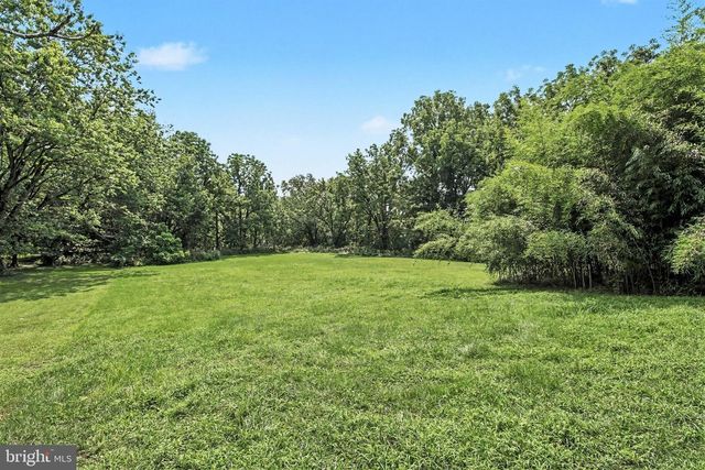64 CREEKSIDE DR, Enola, PA 17025
