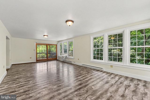 64 CREEKSIDE DR, Enola, PA 17025