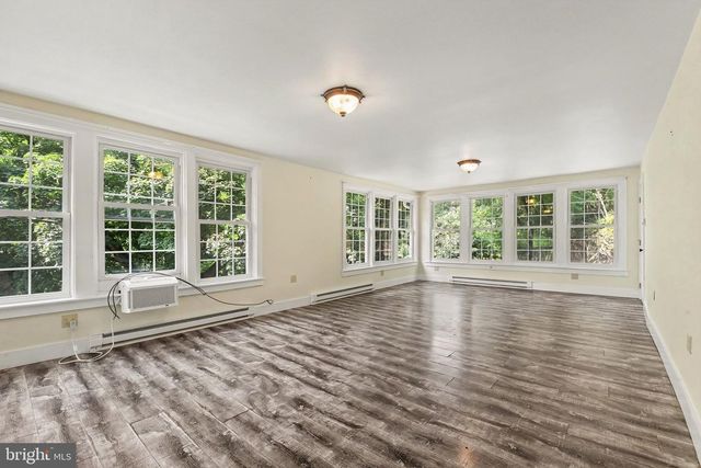 64 CREEKSIDE DR, Enola, PA 17025