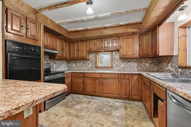 64 CREEKSIDE DR, Enola, PA 17025