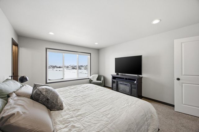 2734 12th Street W, West Fargo, ND 58078