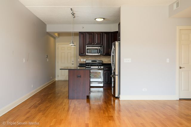 1670 Mill Street 508, Des Plaines, IL 60016