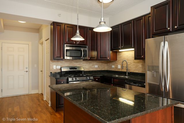 1670 Mill Street 508, Des Plaines, IL 60016