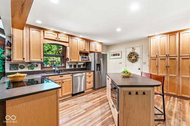 112 Pinehurst Avenue, Fishers, IN 46037