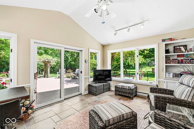 112 Pinehurst Avenue, Fishers, IN 46037