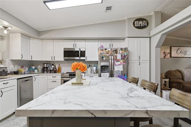 3289 Cypress Lake Dr Drive, Lake Charles, LA 70611