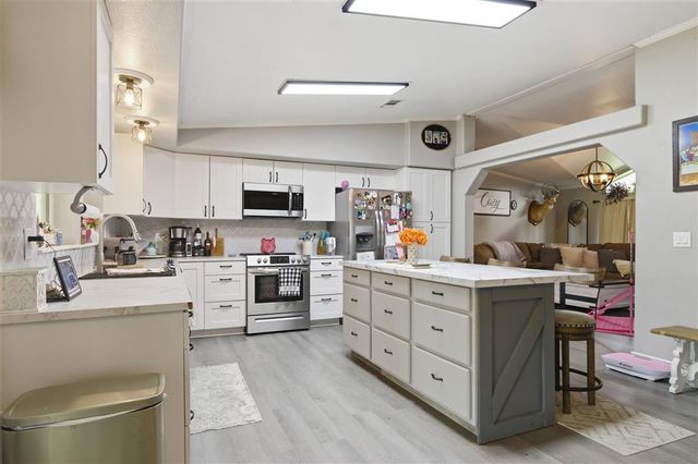 3289 Cypress Lake Dr Drive, Lake Charles, LA 70611