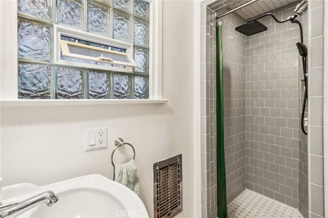 432 Fernwood Pacific, Topanga, CA 90290