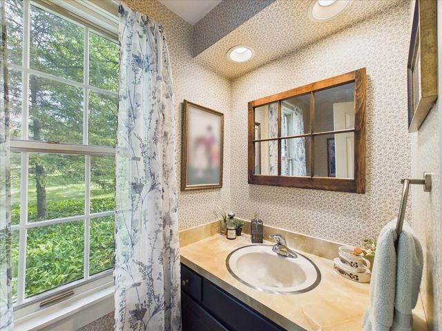 10562 Town Hall Road, Belvidere, IL 61008